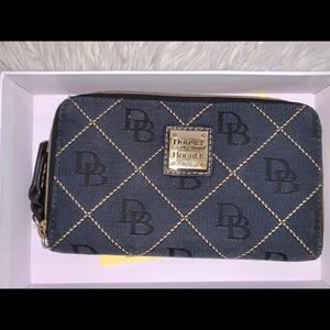 Dooney and Bourke wallet